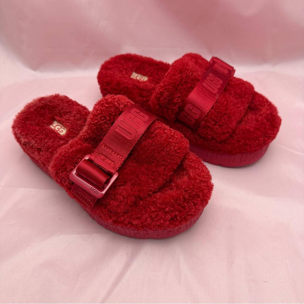 Red Fluffy Sheepskin Platform Slide Slippers Shoes Fluff Yeah Size 5 UGG 💕 - Picture 2 of 9